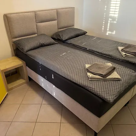 Tre Terre 2 Apartamento Curnovec